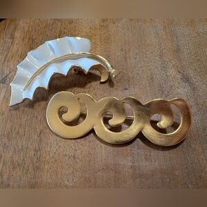 Two-piece Brooch Set